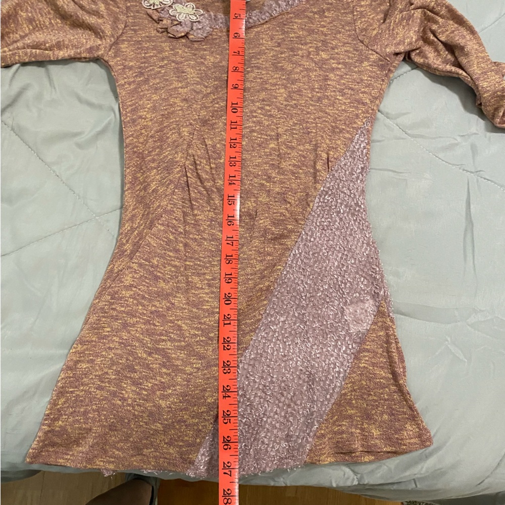 Luluvia Anthropologie Boho Heathered Knit Top with 3D Floral Lace Size M NWT - Picture 12 of 12